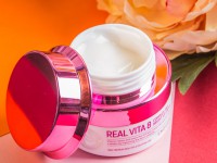 [ENOUGH] Крем для лица ВИТАМИНЫ Real Vita 8 Complex Pro Bright Up Cream, 50 мл - Производство и продажа расходных материалов для салонов красоты, парикмахерских и медицинских центров, Екатеринбург